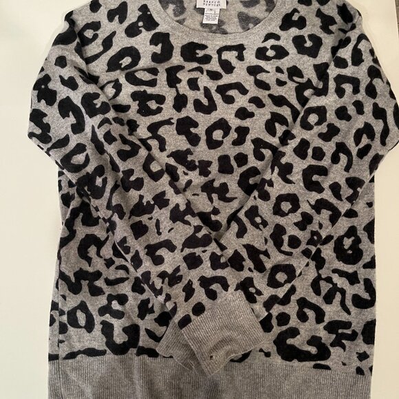 Barney's New York Black & White 2-Ply 100% Cashmere Sweater (M) - Picture 7 of 11